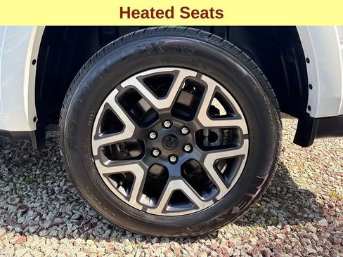 Used 2025 RAM 1500 Laramie AWD/4WD image 9
