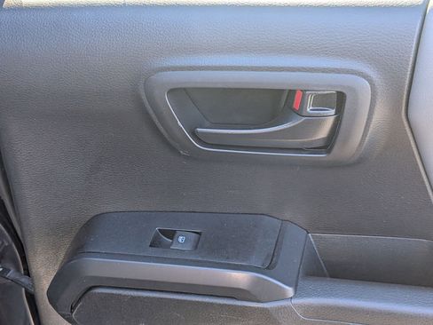 Used 2022 Toyota Tacoma SR image 29