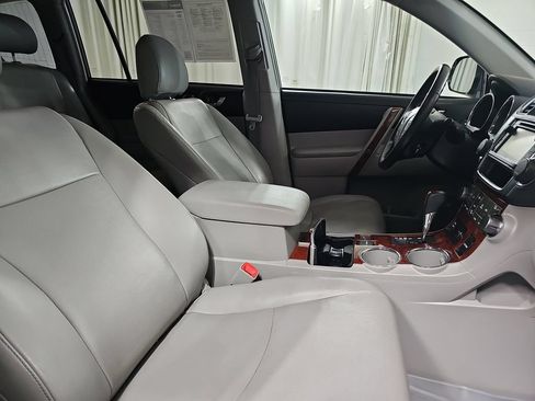 Used 2013 Toyota Highlander Limited AWD/4WD image 13