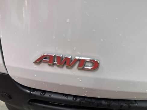 Certified 2023 Toyota Sienna XLE AWD/4WD image 10