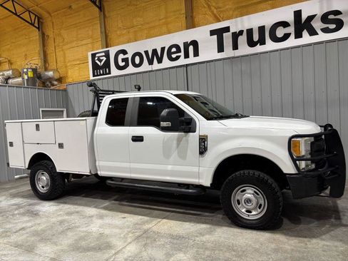 Used 2017 Ford F350 XL AWD/4WD image 3