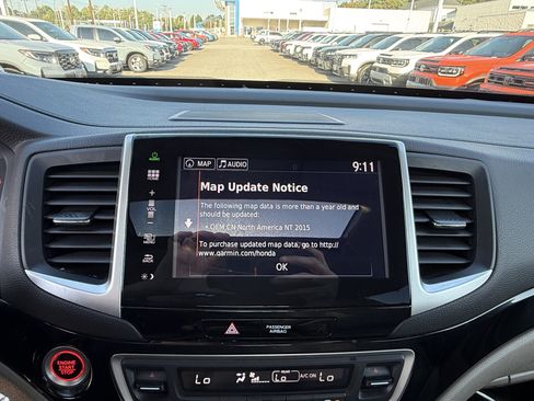 Used 2016 Honda Pilot Touring image 24