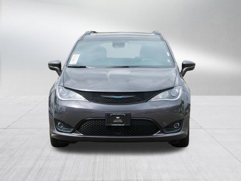 Used 2020 Chrysler Pacifica Limited w/ Advanced Safetytec Group FWD image 2