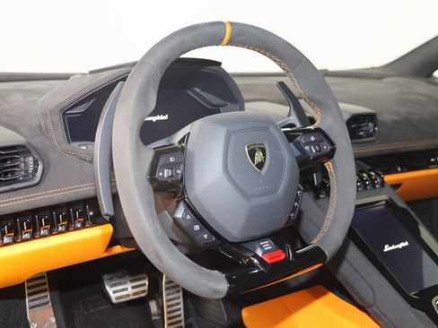 Used 2023 Lamborghini Huracan Tecnica image 6
