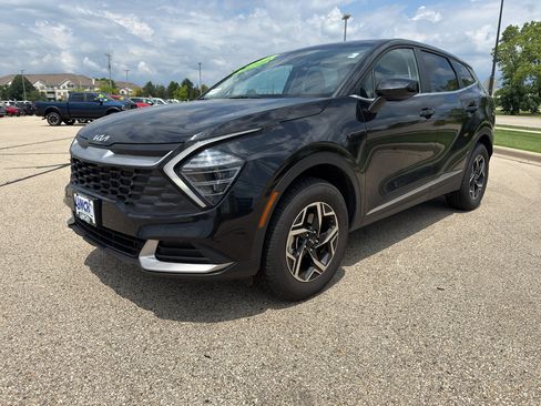Used 2024 Kia Sportage LX AWD/4WD image 1