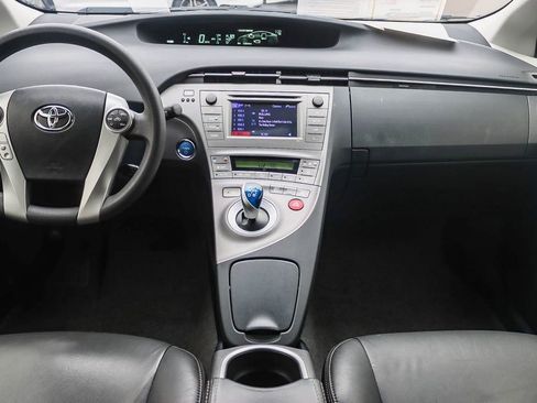 Used 2015 Toyota Prius Four image 18