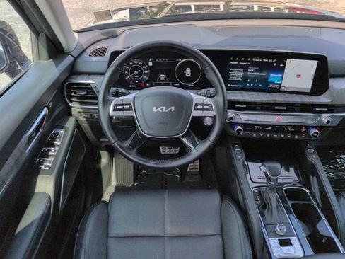 Used 2024 Kia Telluride SX w/ Towing Package FWD image 15
