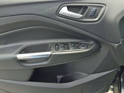 Certified 2018 Ford Escape SE w/ SE Sync 3 Package AWD/4WD image 12