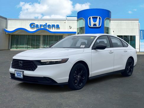 Certified 2025 Honda Accord SE image 3