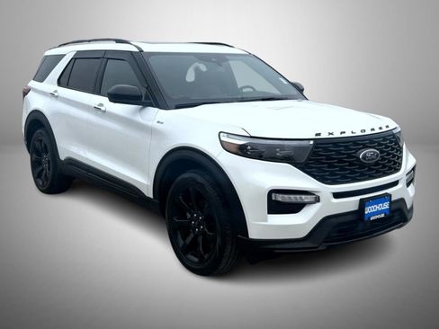 Used 2023 Ford Explorer ST-Line w/ Class IV Trailer Tow Package image 3