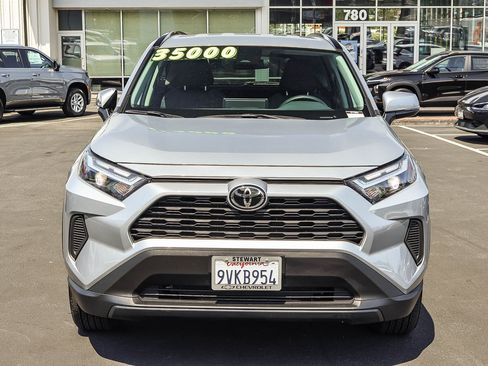 Used 2025 Toyota RAV4 XLE AWD/4WD image 17