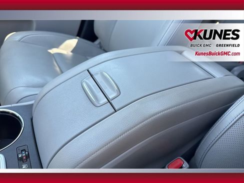 Used 2019 Toyota Highlander Limited image 30