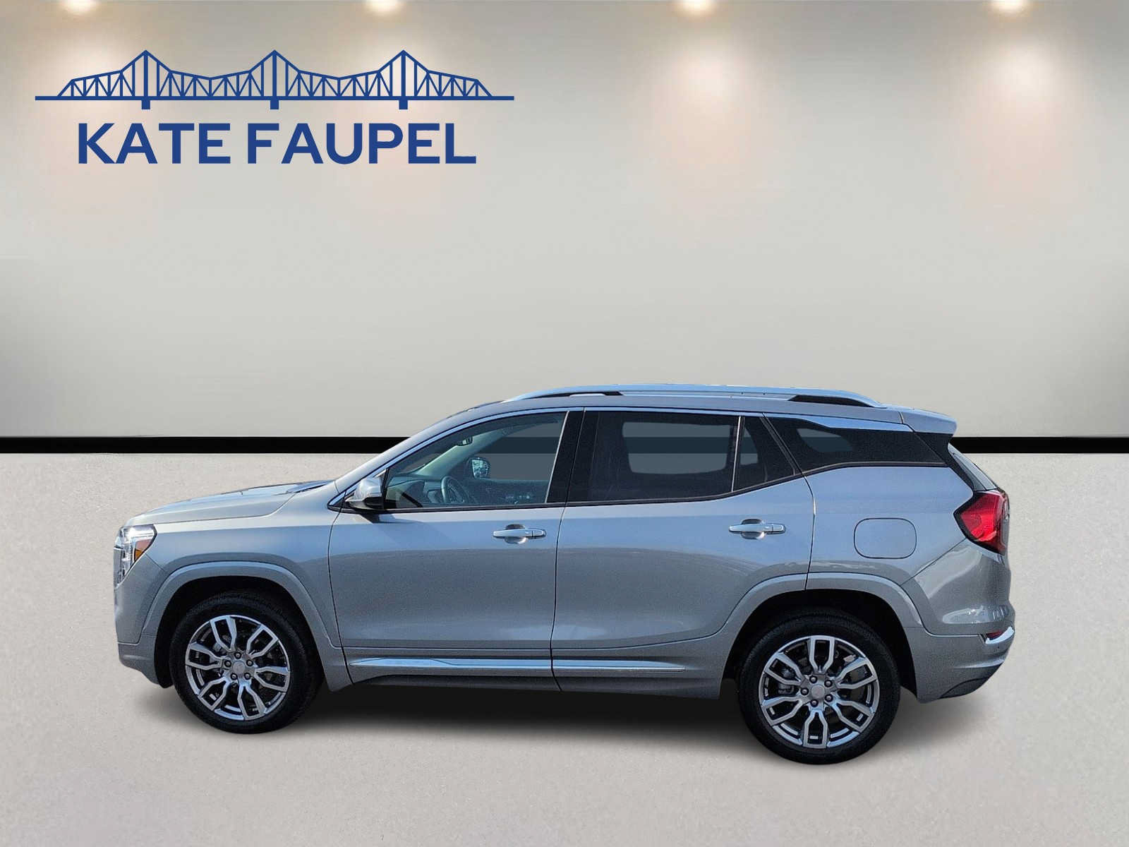 Used 2024 GMC Terrain Denali AWD/4WD image 4