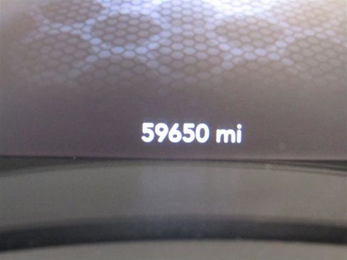 Used 2020 Dodge Charger SXT w/ Blacktop Package image 16