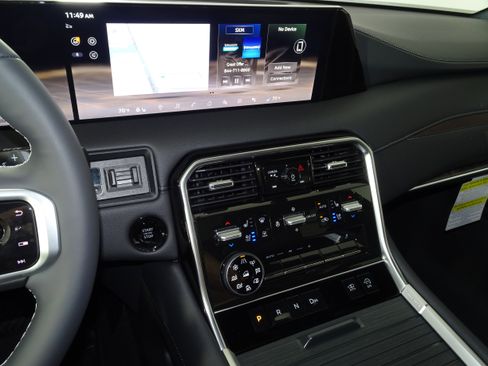 New 2026 Nissan Armada Platinum Reserve image 9