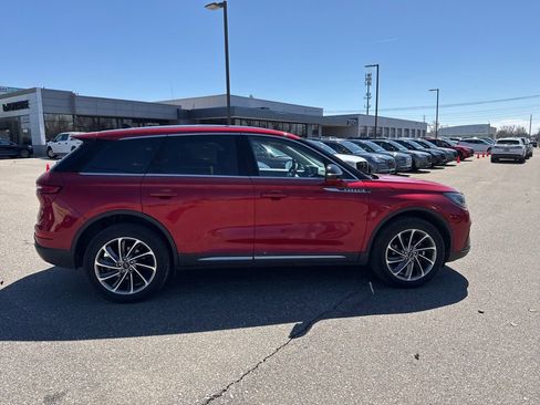 Used 2024 Lincoln Corsair AWD w/ Equipment Group 101A image 6