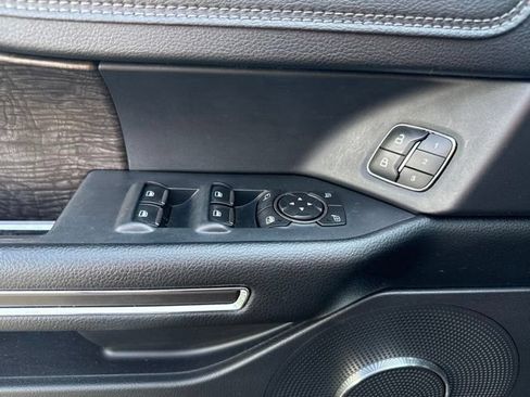Used 2021 Ford Expedition Max Limited AWD/4WD image 19