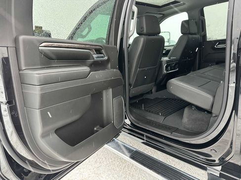 Certified 2024 Chevrolet Silverado 2500 LTZ w/ LTZ Convenience Package image 15