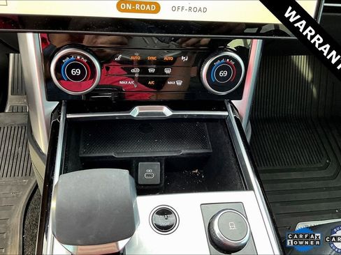 Used 2023 Land Rover Range Rover SE image 15