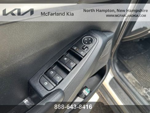 Used 2024 Kia Seltos LX AWD/4WD image 16