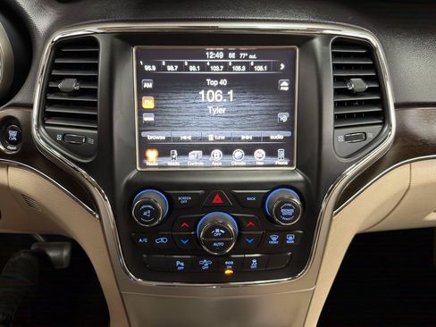 Used 2014 Jeep Grand Cherokee Limited w/ Luxury Group II AWD/4WD image 20