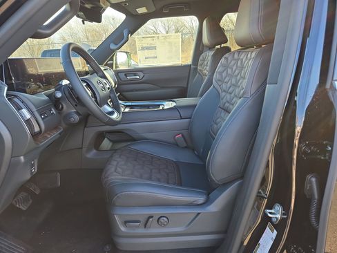 New 2026 Nissan Armada Platinum image 10