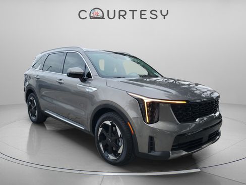 Certified 2025 Kia Sorento EX w/ EX Panoramic Sunroof Package image 5