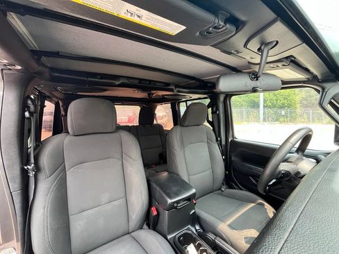 Used 2023 Jeep Wrangler Unlimited Sport AWD/4WD image 36