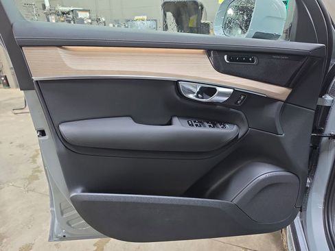 New 2026 Volvo XC90 T8 Plus w/ Protection Package Premier AWD/4WD image 10