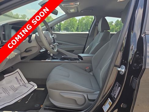 Used 2024 Hyundai Elantra SE FWD image 6