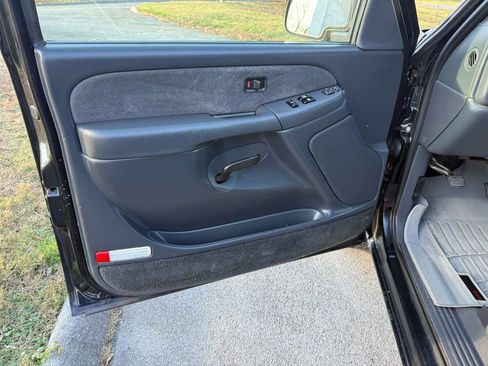 Used 2002 Chevrolet Silverado 1500 LS w/ Ride Control Suspension Pkg image 15