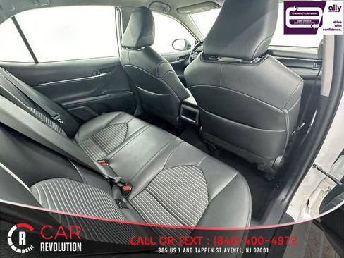 Used 2022 Toyota Camry SE image 40
