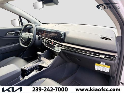 New 2026 Kia Sportage EX FWD image 13