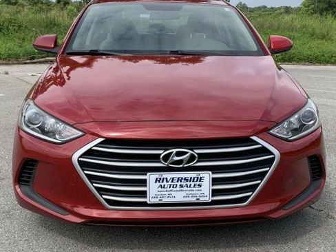 Used 2017 Hyundai Elantra SE image 3