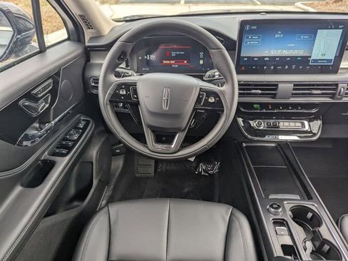 New 2026 Lincoln Corsair Premiere image 13