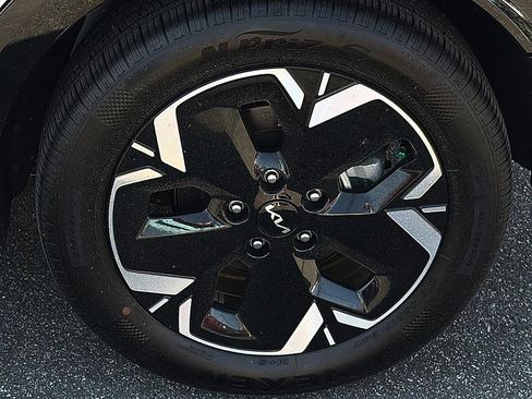 Used 2024 Kia Niro Wind FWD image 7
