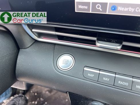 Used 2024 Hyundai Elantra SEL w/ Convenience Package image 16