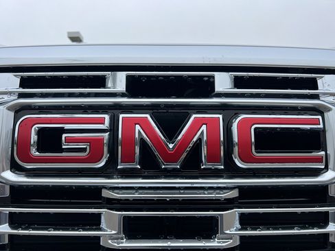 New 2026 GMC Yukon Denali image 12