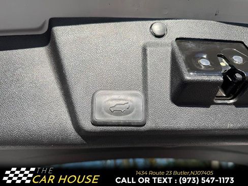 Used 2017 Chevrolet Traverse Premier image 33