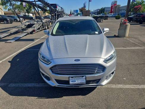Used 2013 Ford Fusion SE FWD image 2