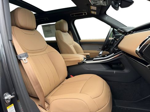 New 2026 Land Rover Range Rover Sport SE AWD/4WD image 22
