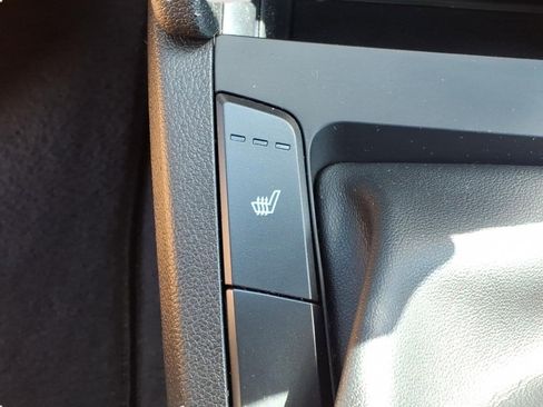Used 2018 Hyundai Elantra Sport FWD image 17