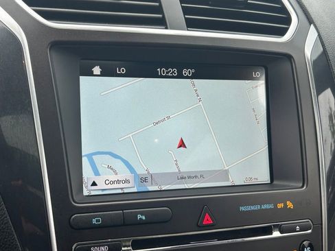 Used 2018 Ford Explorer Limited image 12