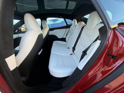 Used 2023 Tesla Model S image 12