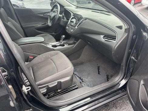 Used 2017 Chevrolet Malibu Hybrid w/ Driver Confidence Package FWD image 6
