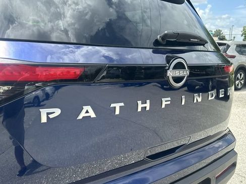 Used 2025 Nissan Pathfinder SV FWD image 10