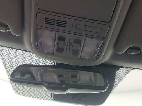 Certified 2017 Honda Pilot Touring image 40