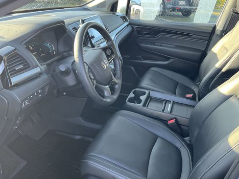 Used 2023 Honda Odyssey Touring image 11