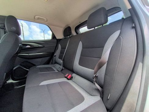 Used 2025 Chevrolet TrailBlazer LT AWD/4WD image 27