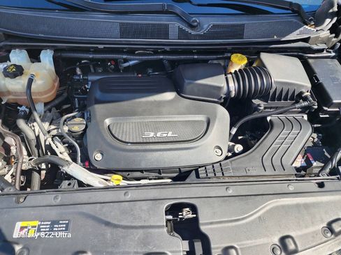 Used 2017 Chrysler Pacifica Touring-L Plus FWD image 17